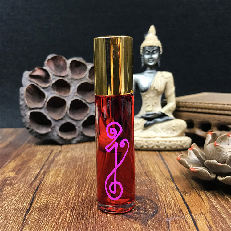 泰国佛牌 卡(泰国佛牌卡在哪里查真假：泰国佛牌卡：打造个人信仰护身符)