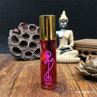 人缘大爆发！掌握这款神奇人缘油，让你的人脉网络飞速扩张！