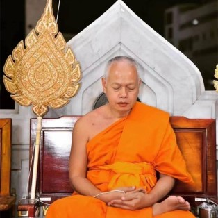 泰国皇家寺佛牌—泰国 皇家：泰国皇家寺佛牌：神圣护佑的信仰之光