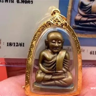 泰国十大招财佛牌之一龙婆银财佛，龙婆银2515财佛有几个版本？