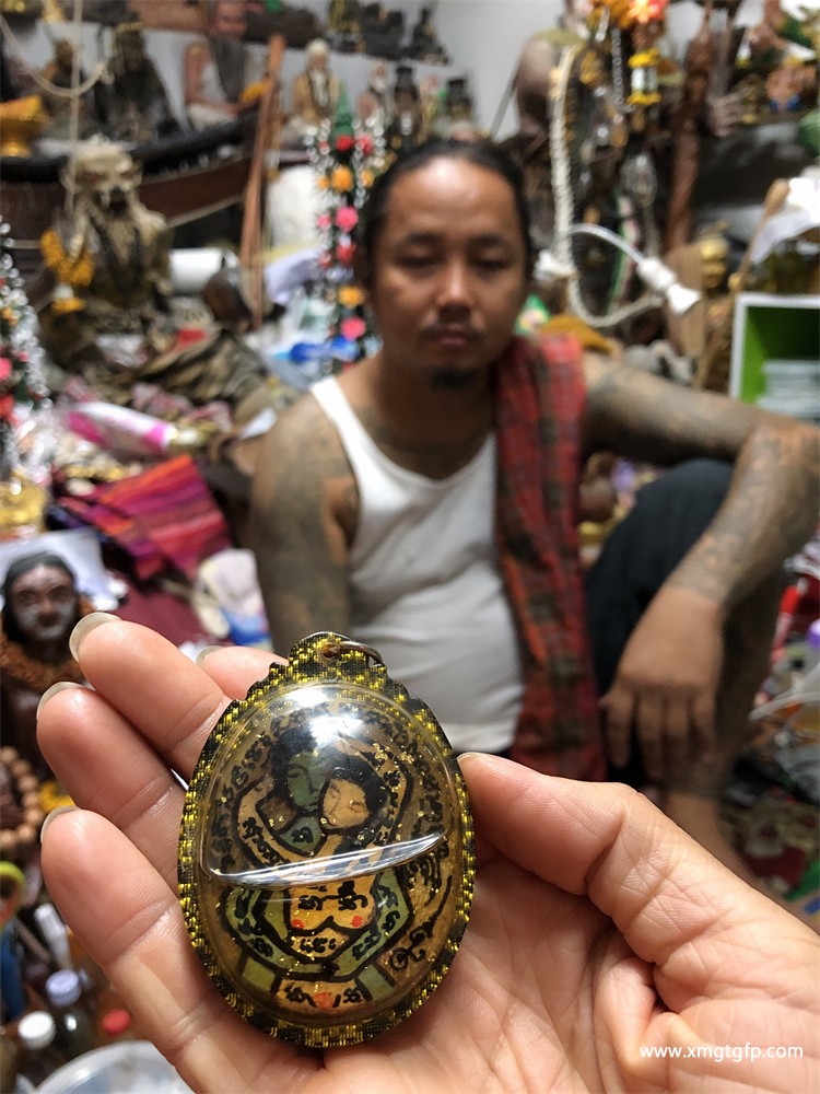 阿赞湾猜 宾灵燕通 泰国佛牌 旺财运事业 人缘人脉 成愿许愿 全功效
