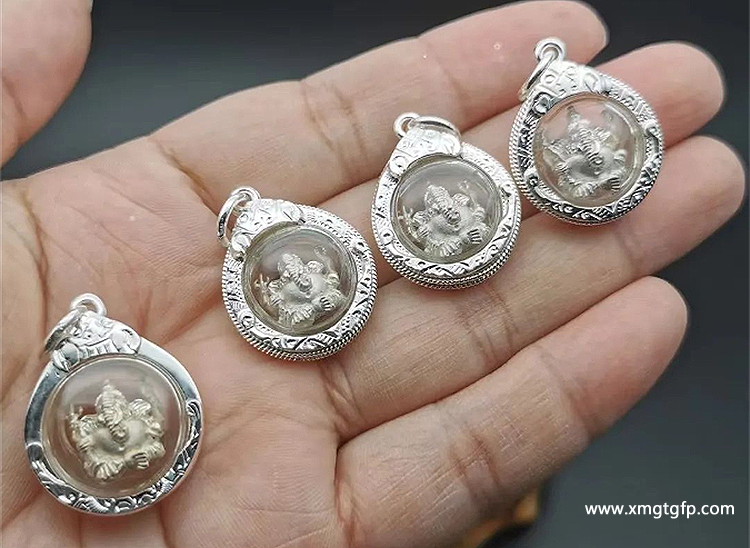 ​龙婆洪佛历2553年纯银迷你象神详细介绍