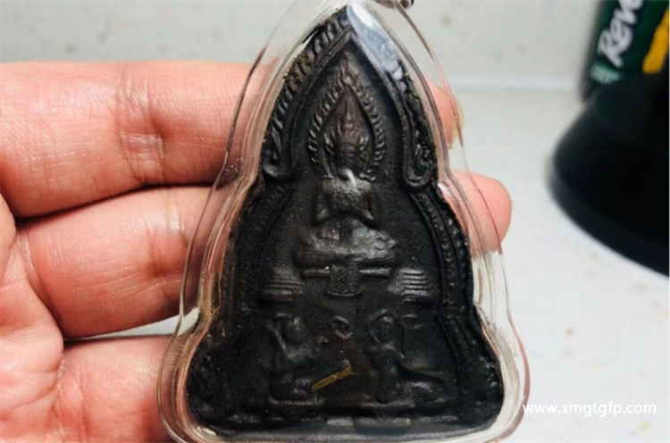 泰国佛牌著名高僧：龙婆碧纳----幸运星