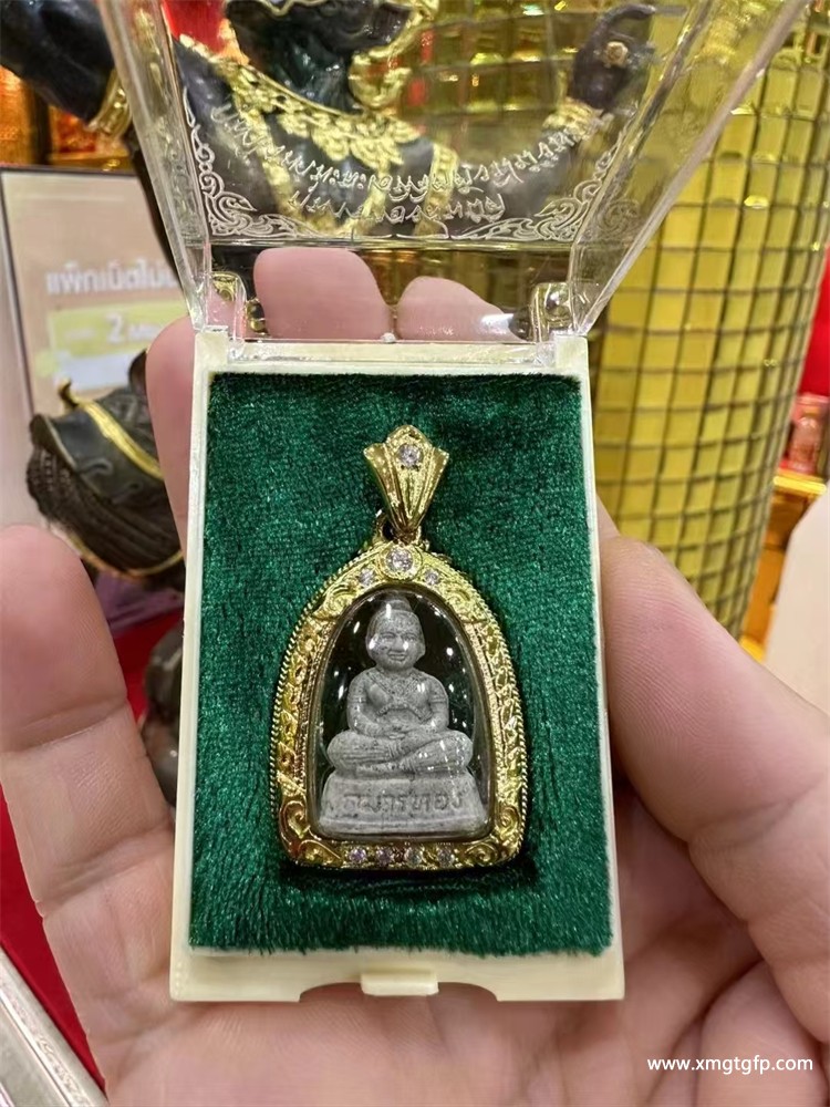 龙婆判 2546年一期天童古曼  正面.jpg