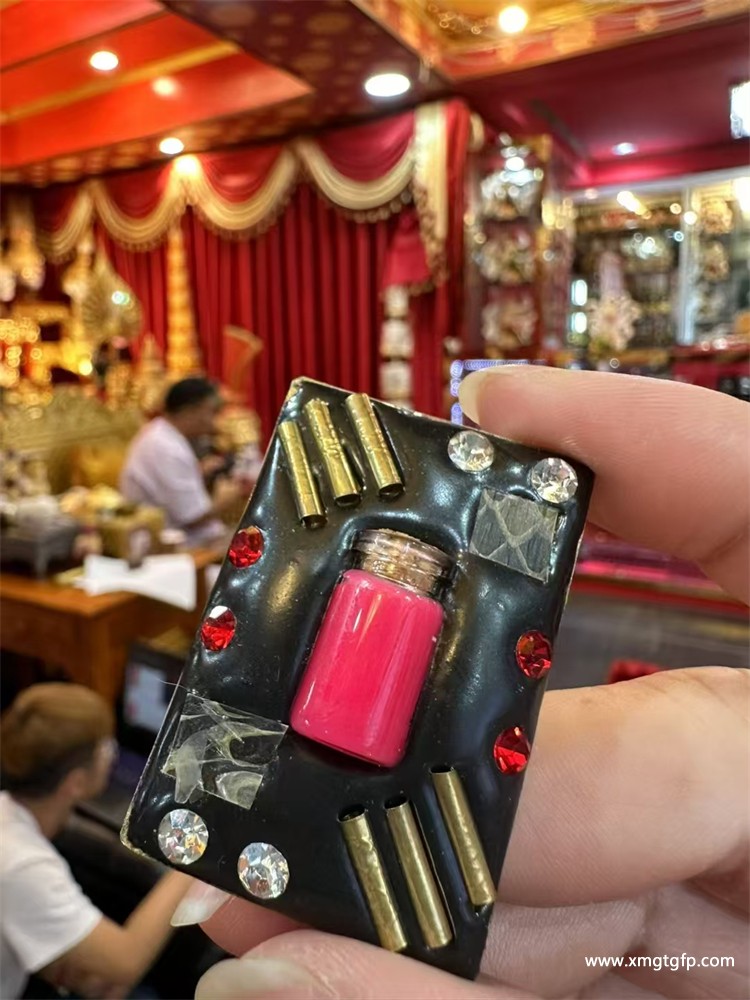 泰国佛牌 阿赞维拉贴 蛇仙 背面.jpg
