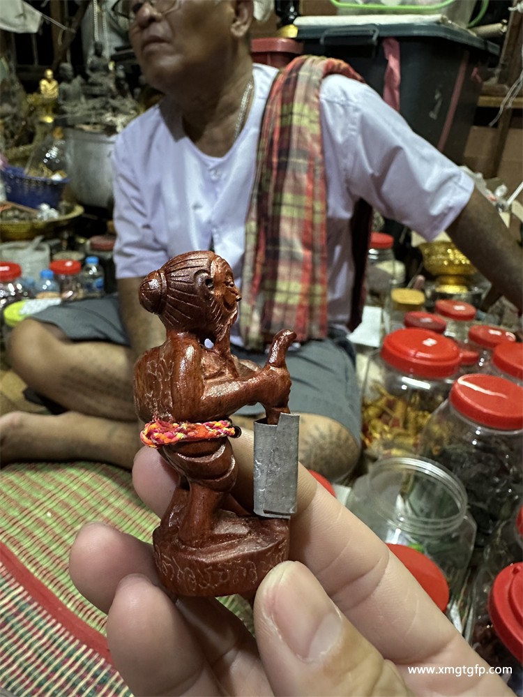 泰国佛牌 阿赞兑 神木 徐祝老人 (3).jpg