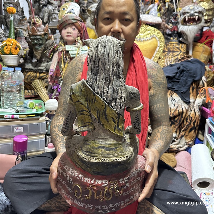 泰国佛牌 阿赞湾猜 大号坐姿虎头鲁士 (3).jpg