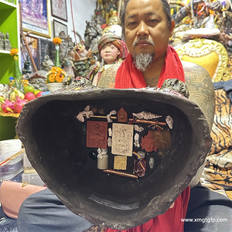 泰国佛牌 阿赞湾猜 大号坐姿虎头鲁士 (4).jpg