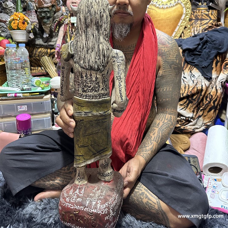 爱国佛牌 阿赞湾猜 行走鲁士 (3).jpg