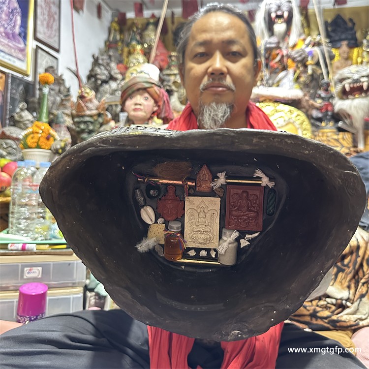 泰国佛牌 阿赞湾猜 坐姿鲁士 (4).jpg