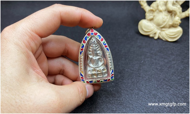 泰国寺庙请的佛牌都是真的吗？原庙、商业牌、比赛牌怎么区分？