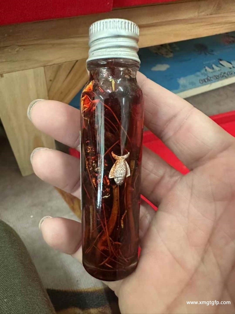 阿赞迪猜 招财桃花拍罂油 阿赞迪猜 招财桃花拍罂油2.jpg